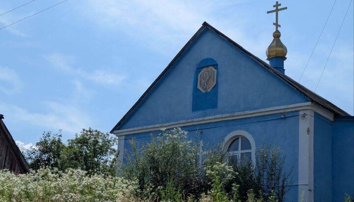 Вознесенський храм заріс бур'янами. Фото: пресслужба Рівненської єпархії