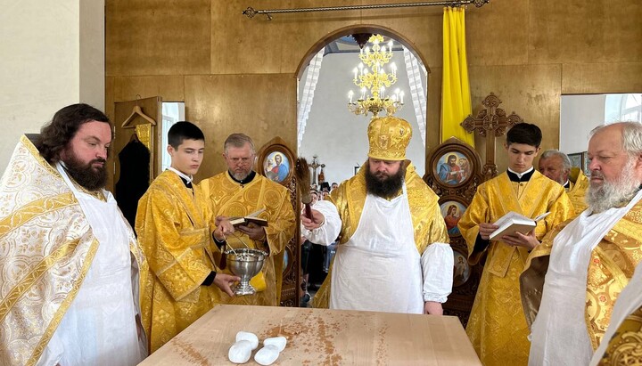 Освящение Владимирского храма УПЦ в селе Мнишин. Фото: Ровенская епархия