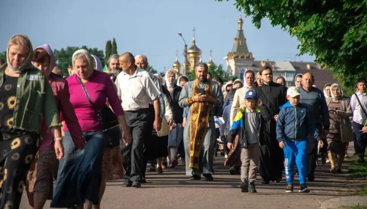 Традиция крестных ходов жива, несмотря на гонения! Фото: pravlife