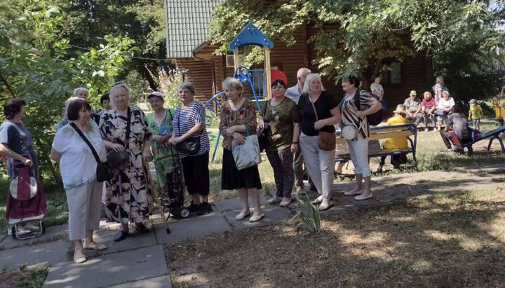 Вимушені переселенці отримують допомогу від УПЦ. Фото: t.me/blago_church_ua
