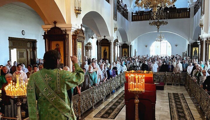 Літургія в день пам'яті прп. Серафима Саровського в Свято-Духівському скиту. Фото: Ніжинська єпархія