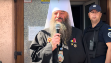 Митрополит Лонгин рассказал, что ему запретили брать под опеку сирот