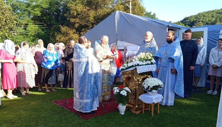 Литургия в Васлововцах. Фото: facebook.com/orthobuk