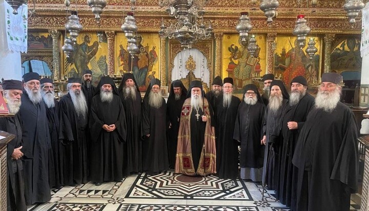 Новий ігумен Синаю з братією. Фото: jerusalem-patriarchate