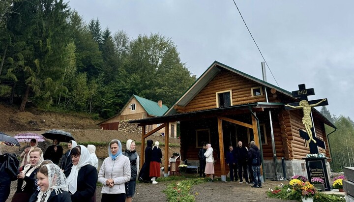 Храм на честь Святого Духа в Свято-Духівському скиту села Синевирська Поляна. Фото: Фейсбук архієпископа Симеона