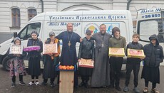 Священники соцвідділу УПЦ привезли чергову допомогу в Святогірську лавру
