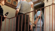 Во Львове журналисты устроили травлю верующих УПЦ, молящихся по квартирам