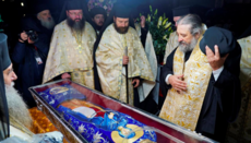 Thousands of believers arrive to venerate St. Paraskeva's relics in Romania