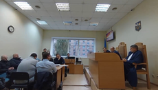 На заседании суда по Нижней лавре судья взял самоотвод