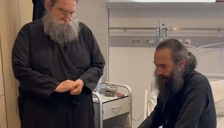 Митрополит Тихик і о, Євангелос у лікарняній палаті. Фото: Група підтримки митрополита Тихика