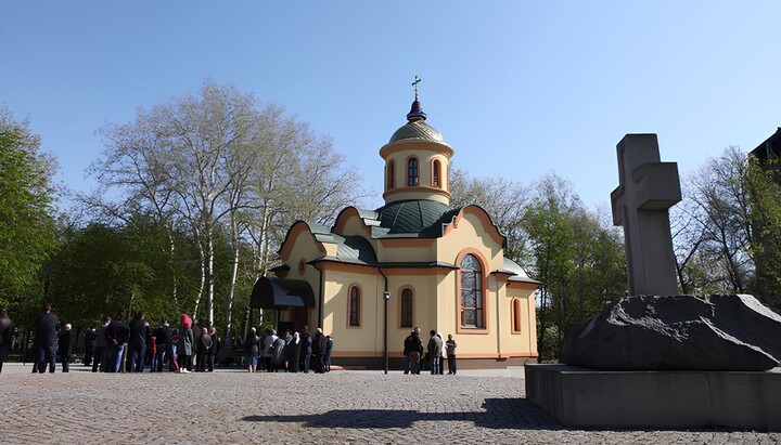 Захоплення храму УПЦ на честь ікони «Чорнобильський Спас» у Черкасах. Фото: «Перший козацький»