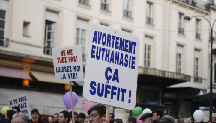 Demonstration against abortion and euthanasia in Paris. Photo: Tribune chretienne