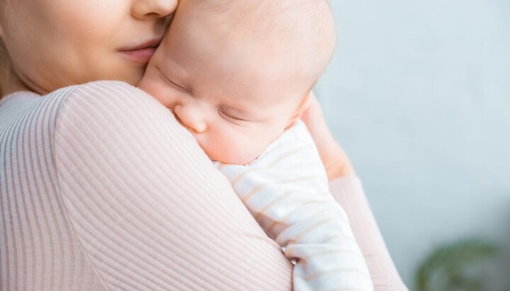 ВООЗ закликає закріпити рівний доступ до ЕКЗ для одностатевих пар