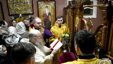 В Луцке митрополит Нафанаил освятил иконостас во временном храме