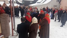 <p>У Космачі прихожани ПЦУ посварилися через дату святкування Різдва</p>