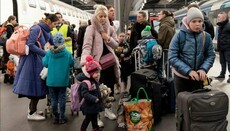 Омбудсмен розповів, скільки українців виїхали за кордон з початку війни