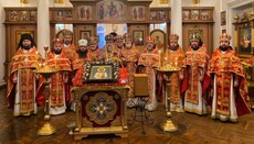 У Кривому Розі молилися за жертв обстрілів у зруйнованому раніше храмі УПЦ