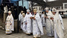 У Кам'янському проходить різдвяний хресний хід храмами УПЦ