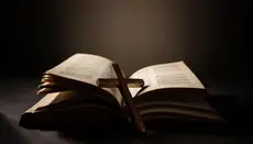 Guardian: В 2025 году в Британии зафиксирован рекордный рост продаж Библий