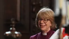 Первая женщина-архиепископ официально возглавила Церковь Англии