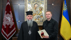 Думенко наградил орденом ректора академии СБУ