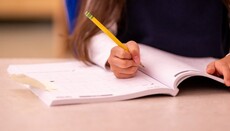 Правозащитники Британии раскритиковали новые трансгендерные нормы для школ