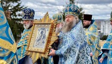 В Козельщанске верующие УПЦ совершили крестный ход с иконой Богородицы