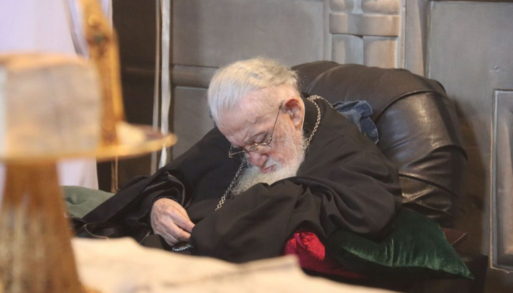 Патриарха Грузии ввели в медикаментозную кому и подключили к ИВЛ