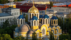 Полиция оцепила Владимирский собор и не пускает сторонников УПЦ КП