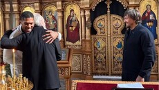 Усик с Джошуа пришли помолиться в киевский храм УПЦ