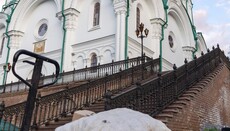 У Святогірську лавру напередодні Пасхи привезли гуманітарну допомогу з Буковини