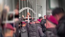 В Переяславе полиция проводит захват Михайловского монастыря УПЦ