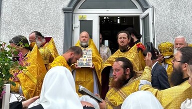 У Заволоці гнаний Всехсвятський приход УПЦ відзначив престольне свято