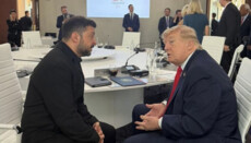 Зеленский показал Трампу фото горящего Успенского собора Лавры