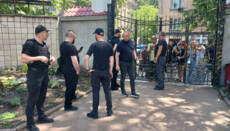 В Одессе происходит попытка захвата храма УПЦ