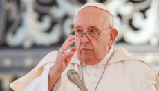Vatican defrocks priest who accused Pope Francis of heresy
