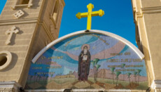 Egyptian police arrest Christians targeted in Muslim attacks 