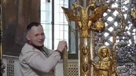 Активіст вимагав замінити «московських» орлів у Софії Київській на тризуб