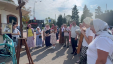 Віруючі біля Лаври помолилися про Предстоятеля УПЦ у день його інтронізації
