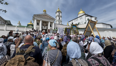 Крестный ход из Каменца прибыл в Почевскую лавру