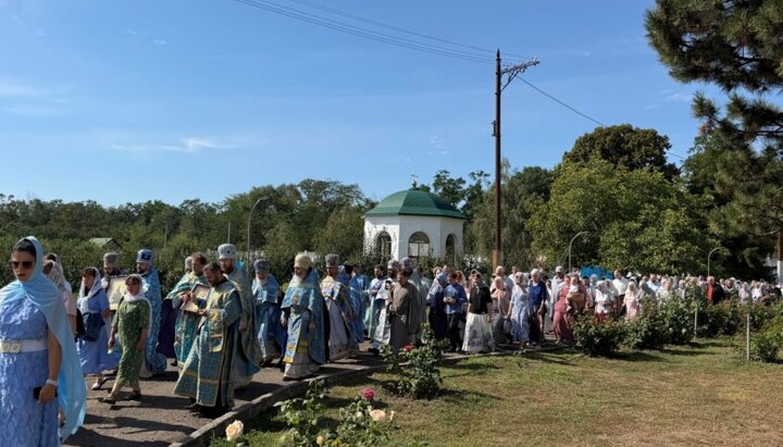 Крестный ход в Николаевском Самарской монастыре. Фото: Днепропетровская епархия