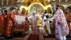 Στον κατειλημμένο καθεδρικό ναό στο Τσερκάσι δώρισαν στον Επιφάνιο «Χρυσή Τρίαινα»