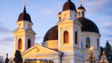 Власти Черновцов намерены принудительно выселить общину УПЦ из собора