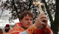 При обстреле Сум тяжело ранен священник УПЦ