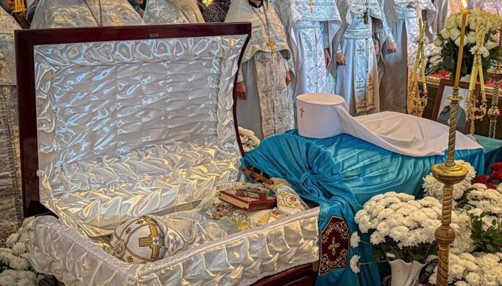 В Овруче совершили отпевание митрополита Виссариона (Стретовича). Фото: УПЦ