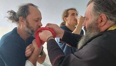 Τραυματισμένοι μοναχοί της Μονής Bizyukova κοινώνησαν στο νοσοκομείο της Χερσώνας