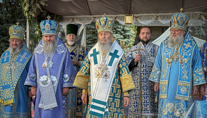 Предстоятель УПЦ возглавил торжества в Зимненской обители