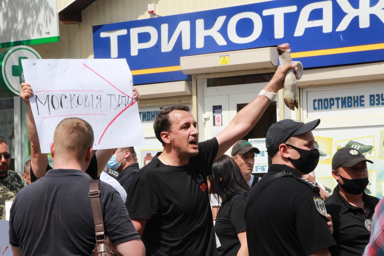 Козлячі копита і «вуха» ПЦУ в нападі на хрестохідців у Ніжині фото 2