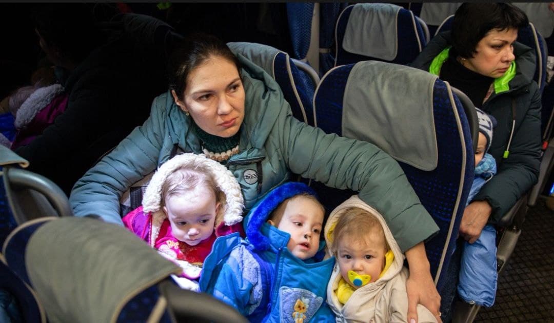 В епархиях РПЦ собирают гуманитарную помощь для беженцев с Донбасса фото 1