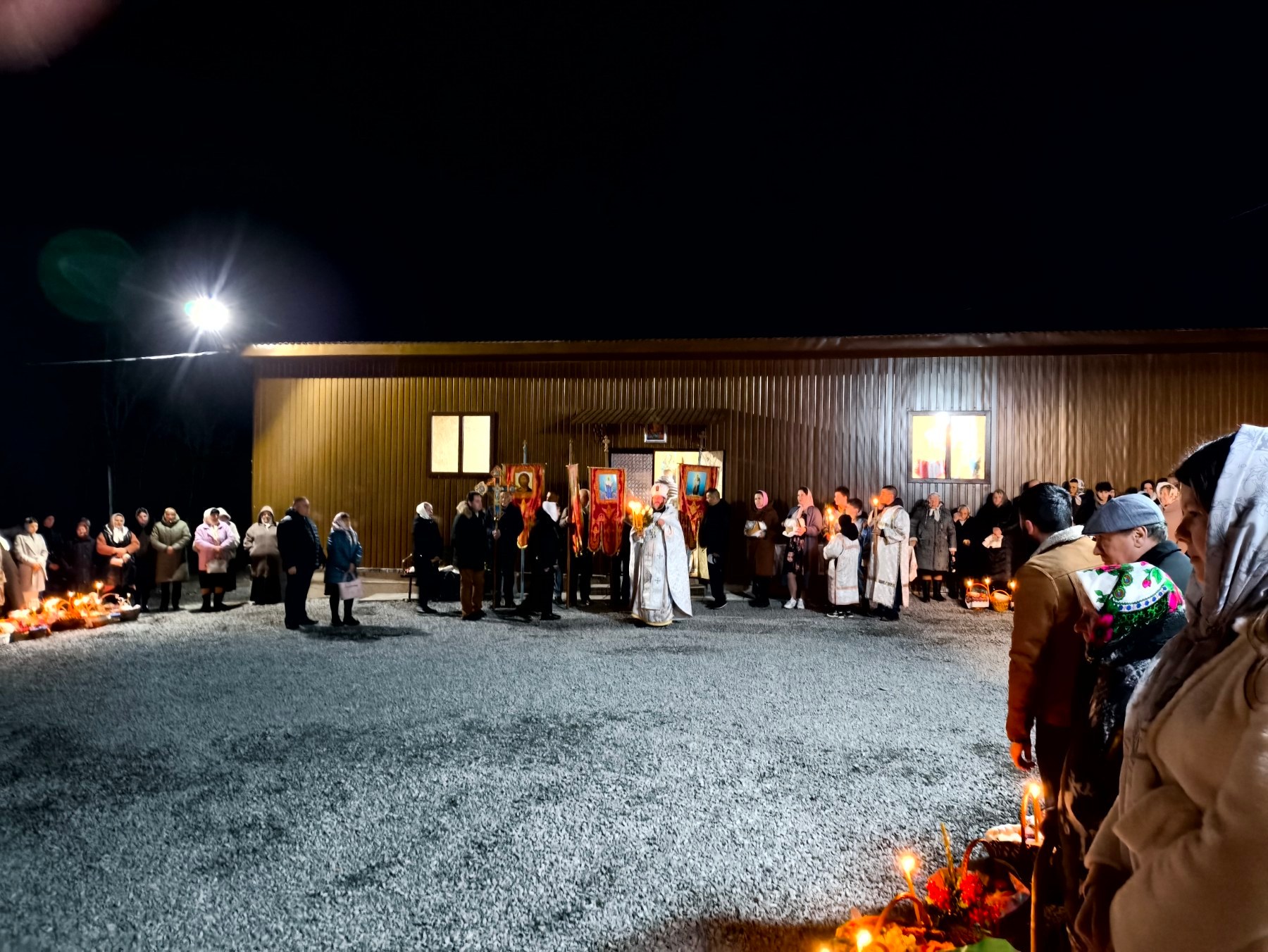 В Черновицкой епархии показали, как гонимые приходы УПЦ встретили Пасху - фото 1